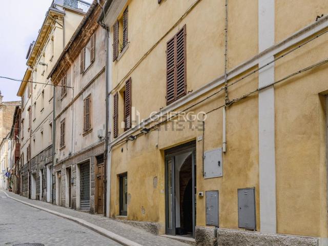 Locale Commerciale in vendita a Borgo San Giacomo, Marche
