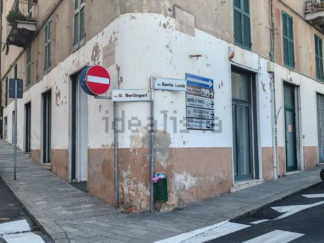 Locale Commerciale in vendita a Villetta, Albisola Capo