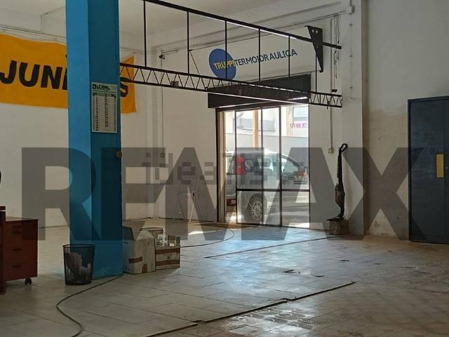 Locale Commerciale in vendita a Puglia, Brindisi