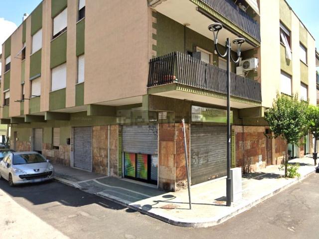 Locale Commerciale in vendita a Aprilia, Lazio