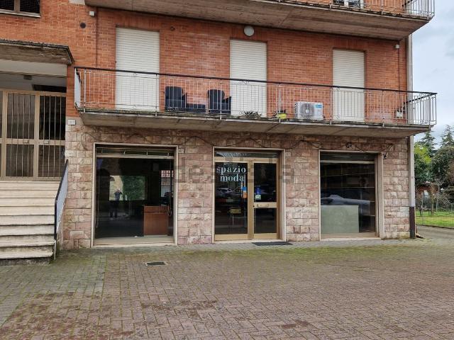 Locale Commerciale in vendita a Giano Dell'umbria, Umbria