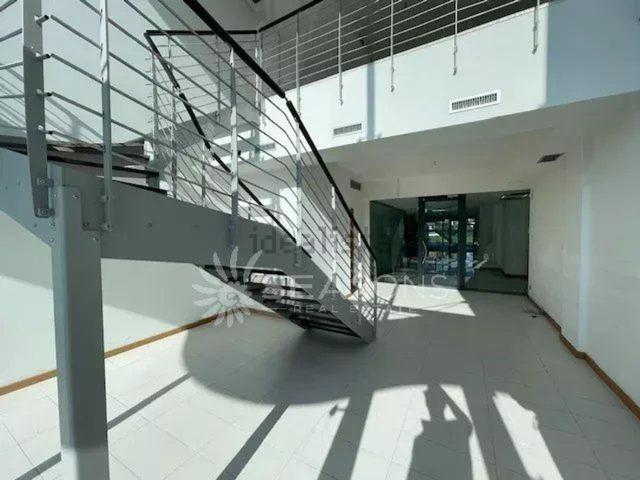 Locale Commerciale in vendita a Jesolo, Veneto