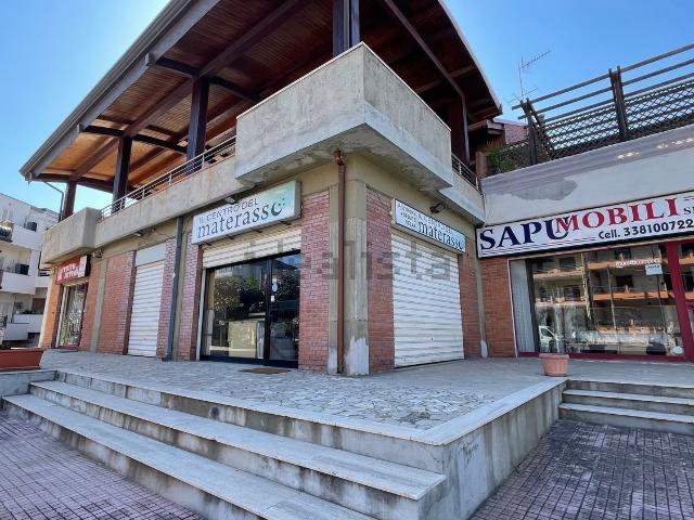 Locale Commerciale in vendita a Sant'alessio Siculo, Sicilia