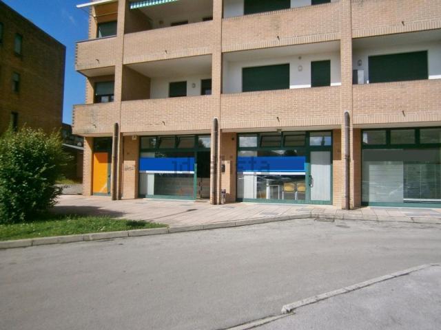 Locale Commerciale in vendita a Caldogno, Veneto