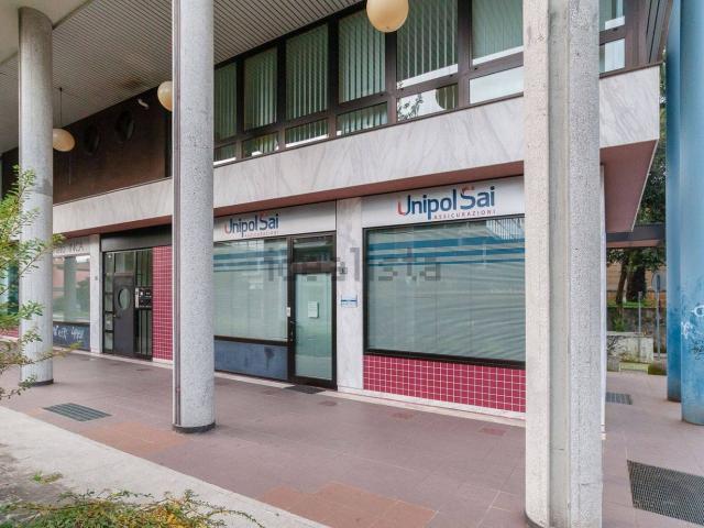 Locale Commerciale in vendita a Sant'Anna / Sveta Ana, Gorizia