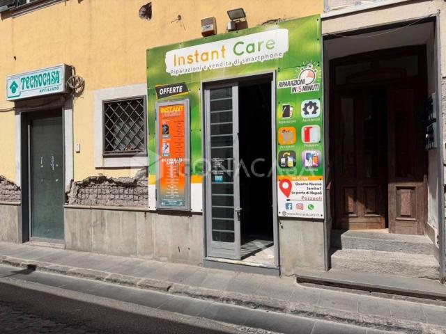 Locale Commerciale in vendita a Rione Ortodonico, Pozzuoli