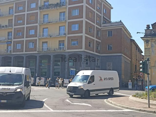 Locale Commerciale in vendita a Piemonte, Alessandria