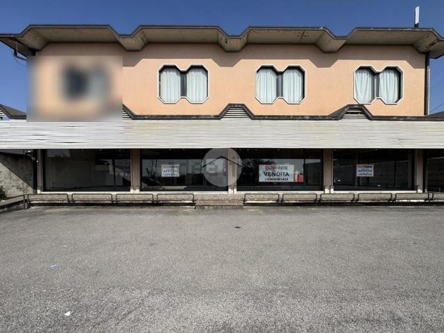 Locale Commerciale in vendita a Gussago, Lombardia