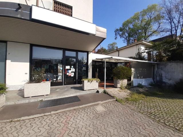 Locale Commerciale in vendita a Castegnate, Castellanza