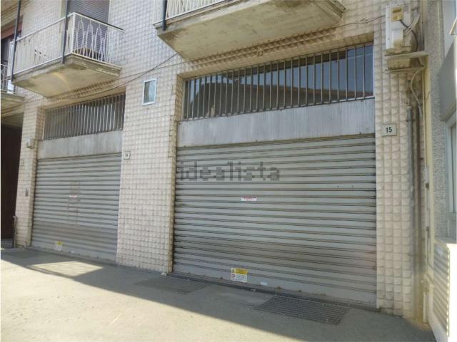 Locale Commerciale in vendita a Busto Garolfo, Lombardia
