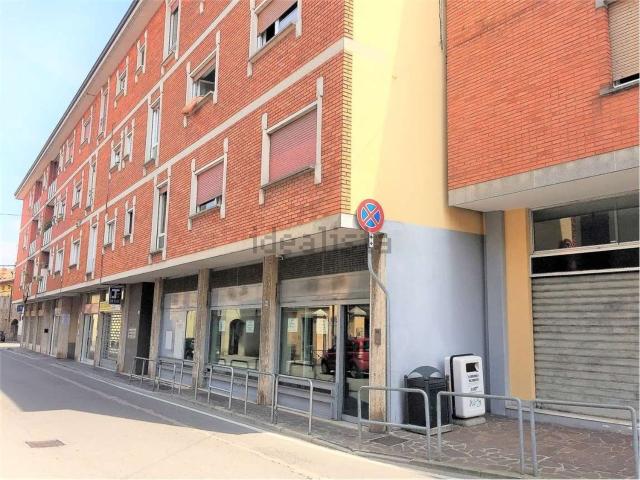 Locale Commerciale in vendita a Curnasco, Treviolo