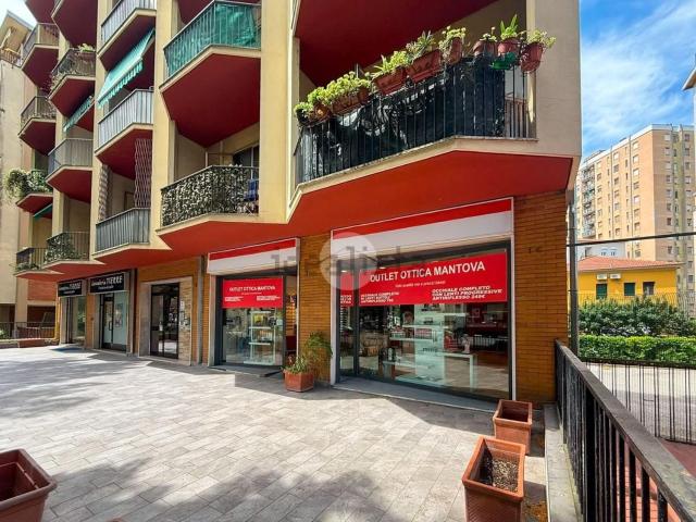 Locale Commerciale in vendita a Valletta Paiolo, San Giorgio Di Mantova