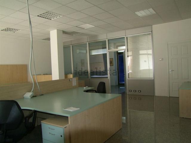 Locale Commerciale in vendita a Villaggio Giardino, Modena