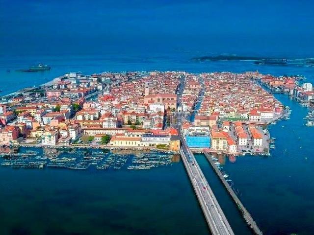 Locale Commerciale in vendita a Chioggia, Veneto