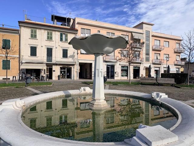 Locale Commerciale in vendita a Marche, Ancona