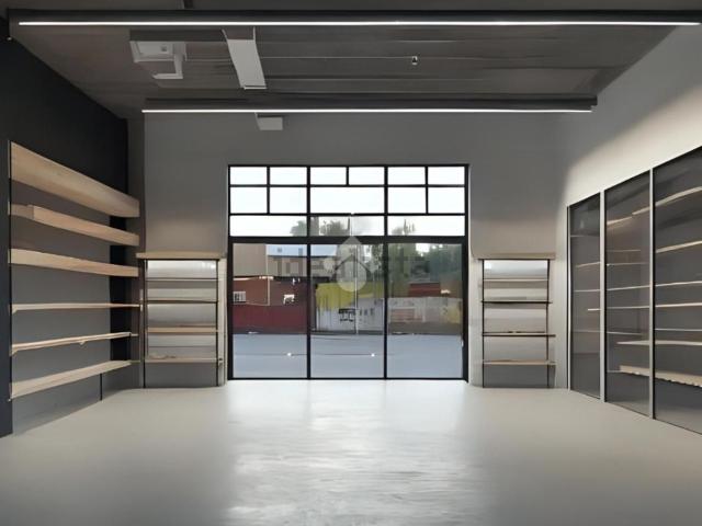 Locale Commerciale in vendita a Chiari, Lombardia