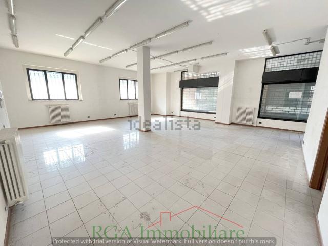 Locale Commerciale in vendita a Bergamo, Lombardia