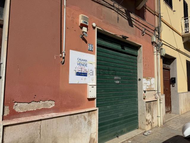 Locale Commerciale in vendita a Trapani, Sicilia