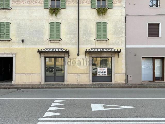 Locale Commerciale in vendita a Guidizzolo, Lombardia