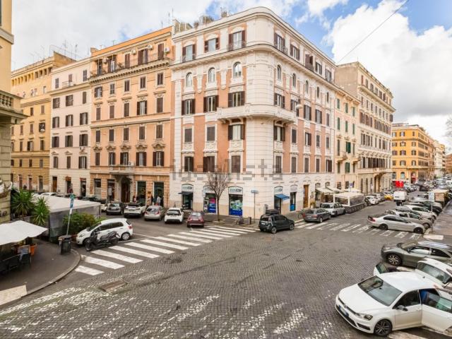 Locale Commerciale in vendita a Prati, Roma