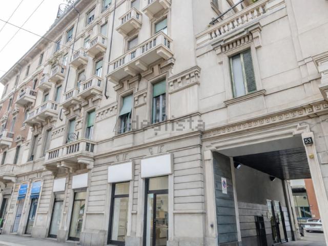 Locale Commerciale in vendita a Municipio 9, Milano