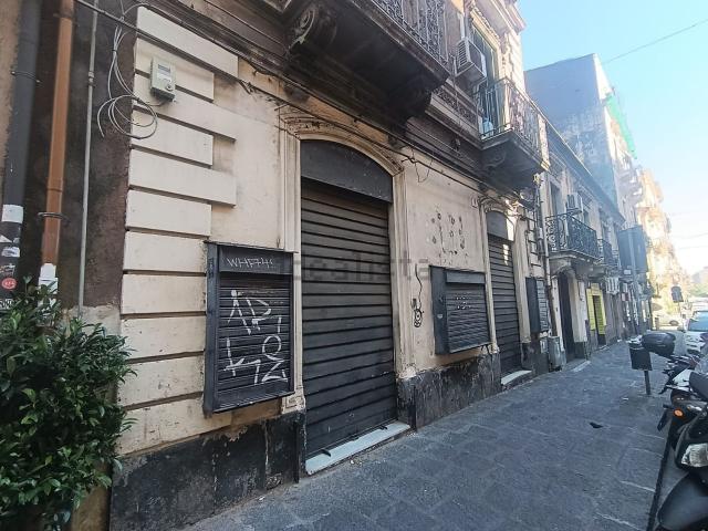 Locale Commerciale in vendita a Borgo-Sanzio, Catania