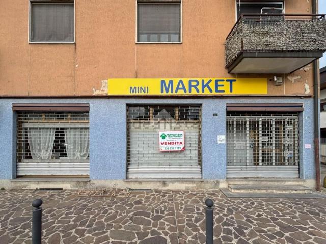 Locale Commerciale in vendita a Cornate D'adda, Lombardia