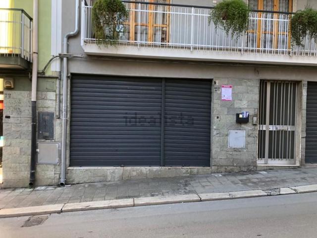 Locale Commerciale in vendita a Puglia, Barletta-andria-trani