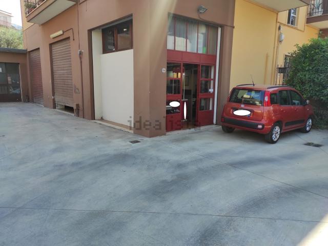 Locale Commerciale in vendita a Roma Capitale, Lazio