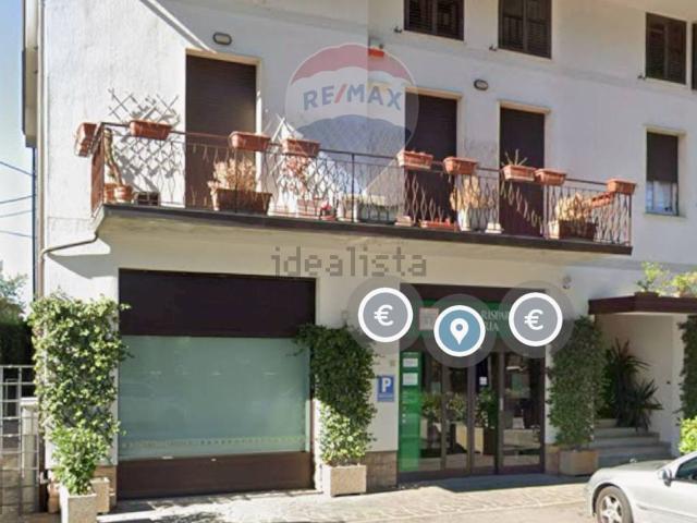 Locale Commerciale in vendita a Assisi, Umbria