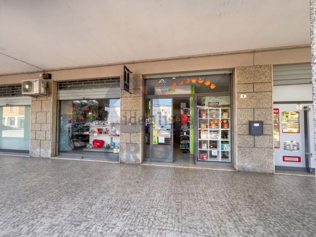 Locale Commerciale in vendita a Unione Terre d'Acqua, San Giovanni In Persiceto