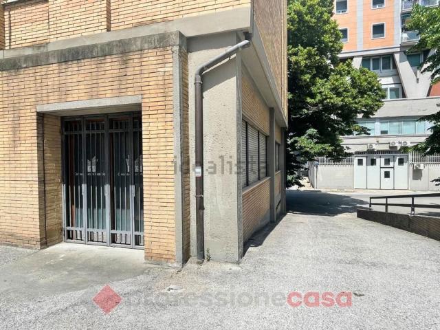 Locale Commerciale in vendita a Madonna Alta, Cenerente