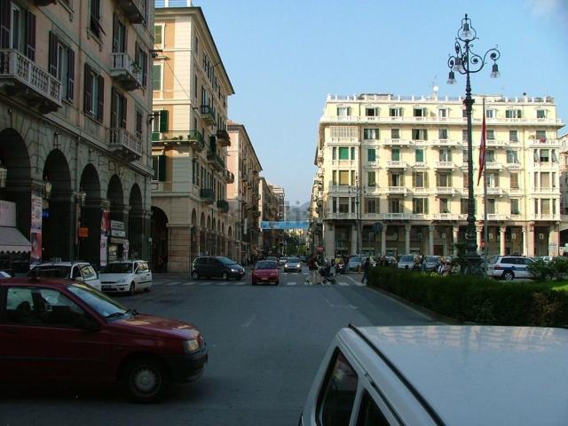 Locale Commerciale in vendita a Villetta, Albisola Capo