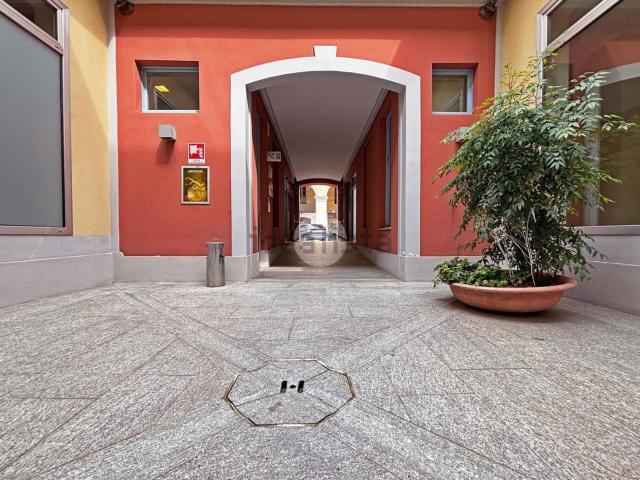 Locale Commerciale in vendita a Piemonte, Torino
