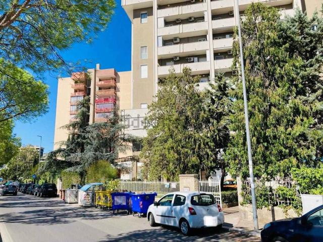 Locale Commerciale in vendita a Poggiofranco, Bari