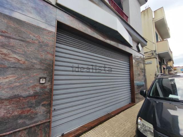 Locale Commerciale in vendita a Villafranca Tirrena, Sicilia