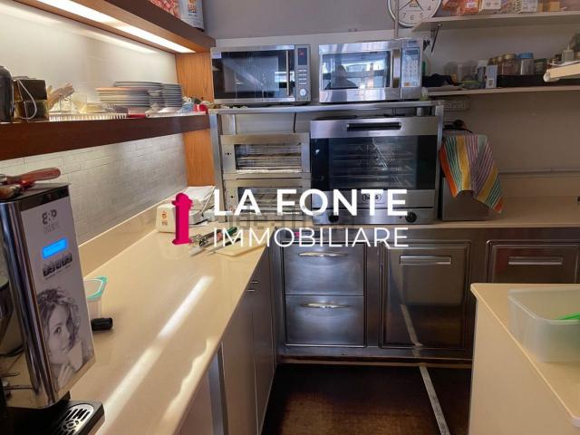 Locale Commerciale in vendita a Padova