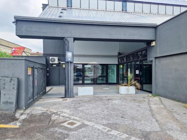 Locale Commerciale in vendita a Castiglione Delle Stiviere, Lombardia