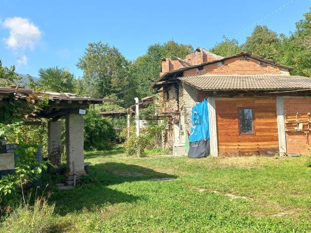 Locale Commerciale in vendita a Morelli, Piemonte
