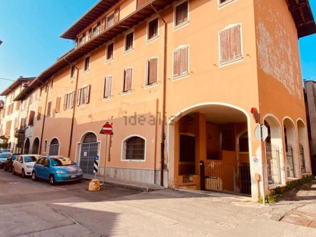 Locale Commerciale in vendita a Comunità montana della Valle Sabbia, Gavardo