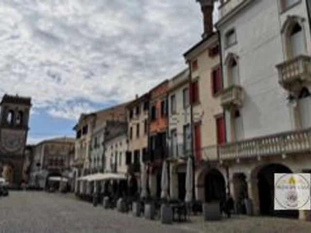 Locale Commerciale in vendita a Este, Veneto