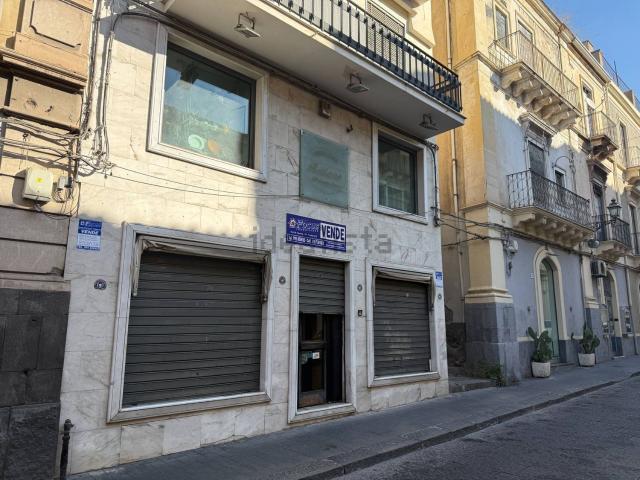 Locale Commerciale in vendita a Paternò, Sicilia