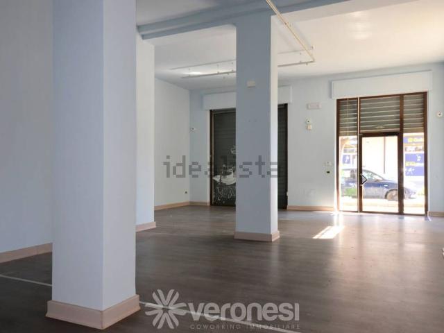 Locale Commerciale in vendita a Lanciano, Abruzzo