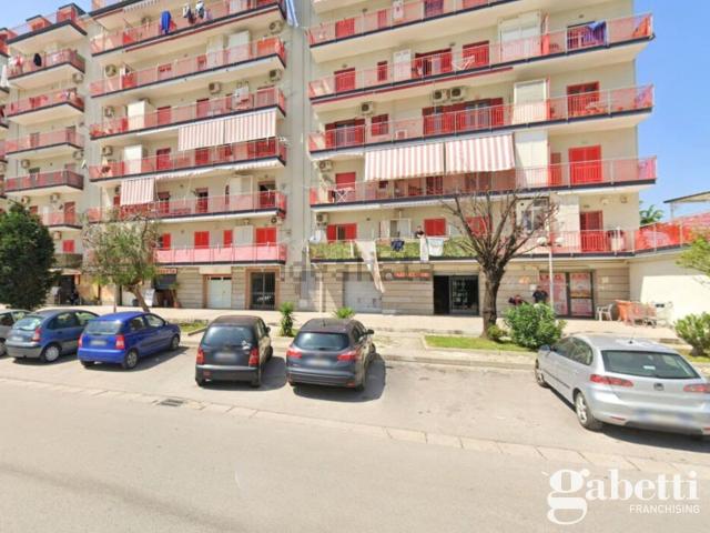 Locale Commerciale in vendita a Casalnuovo Di Napoli, Campania