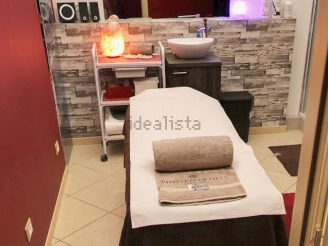 Locale Commerciale in vendita a Abano Terme Bagni, Veneto
