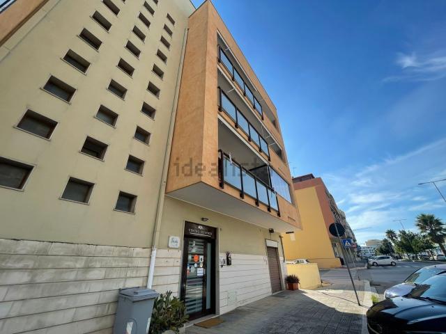 Locale Commerciale in vendita a Molfetta, Bari