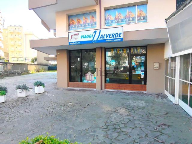 Locale Commerciale in vendita a Valverde, Cesenatico