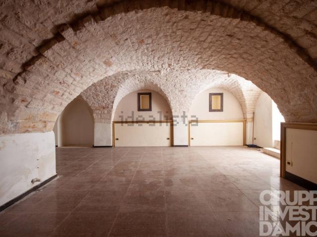 Locale Commerciale in vendita a Puglia, Brindisi