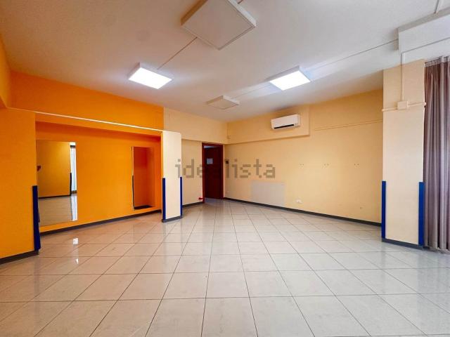 Locale Commerciale in vendita a Basciano, Fiesole