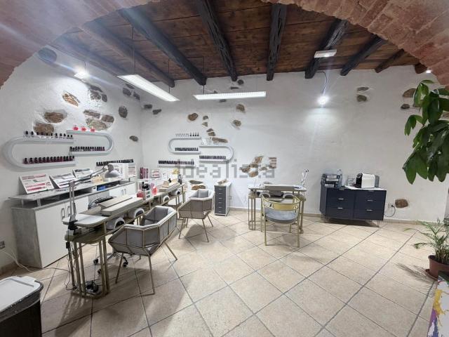 Locale Commerciale in vendita a Iglesias, Sardigna/Sardegna